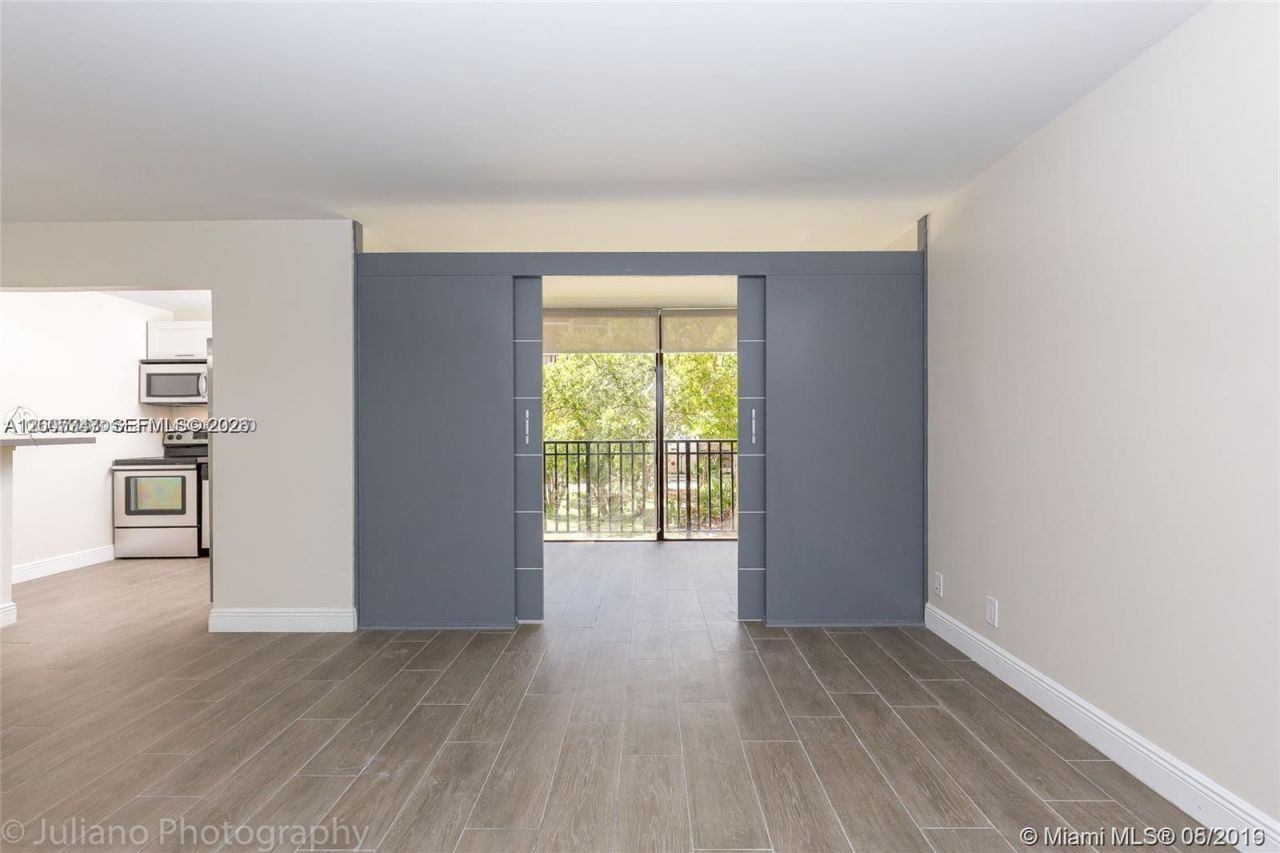 16919 N Bay Rd , Unit 218, Sunny Isles Beach, FL 33160 Photo