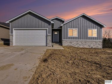 7706 S 33 Avenue , Bellevue, NE 68147
