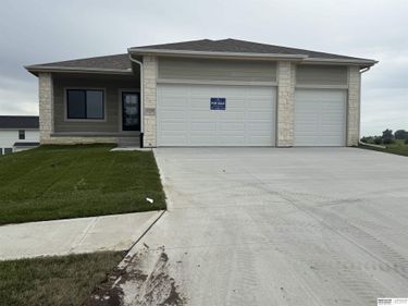 21439 Y Street, Elkhorn, NE 68022