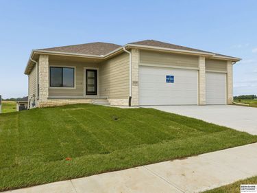 21439 Y Street, Elkhorn, NE 68022