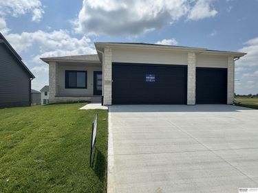 21439 Y Street, Elkhorn, NE 68022