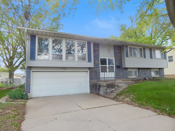 1118 N 13TH Street , Clinton, IA 52732