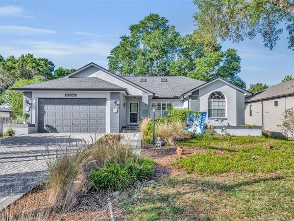 11768 W RIVERHAVEN DRIVE , HOMOSASSA, FL 34448