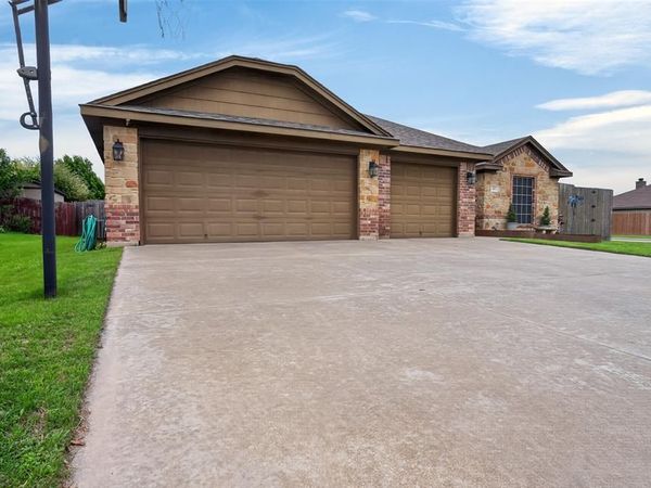629 E Sheila Circle, Joshua, TX 76058