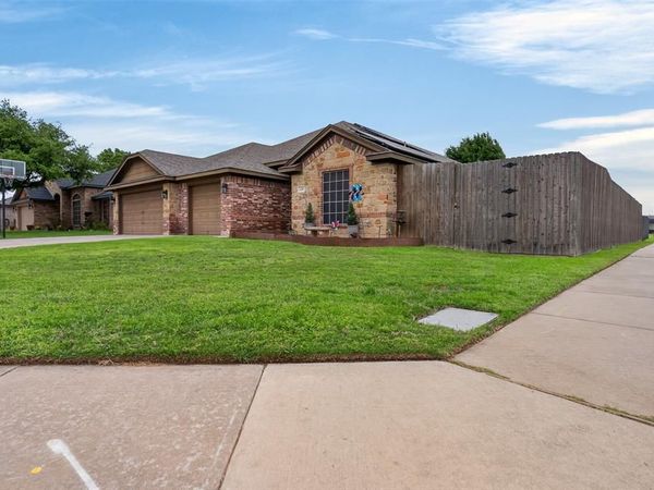 629 E Sheila Circle , Joshua, TX 76058