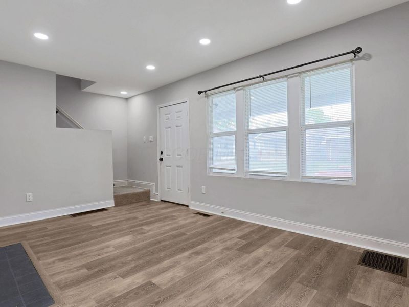 446 Catherine Street, Columbus, OH 43223 Photo 6