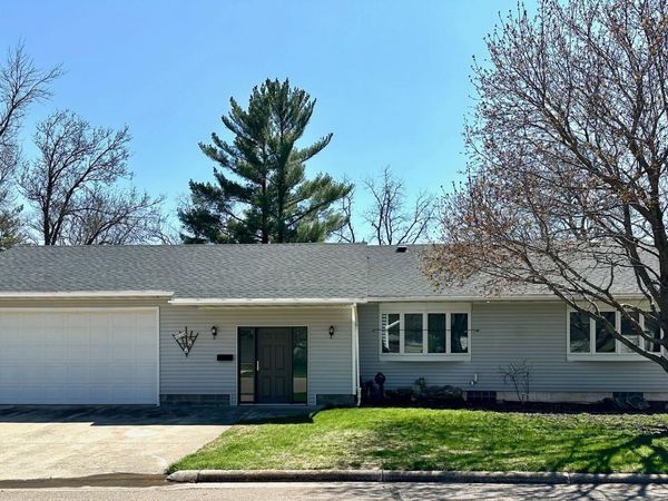 227 2nd Avenue N, Emmons, MN 56029