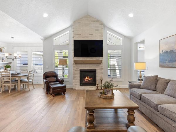 1360 E Azan St, Meridian, ID 83646