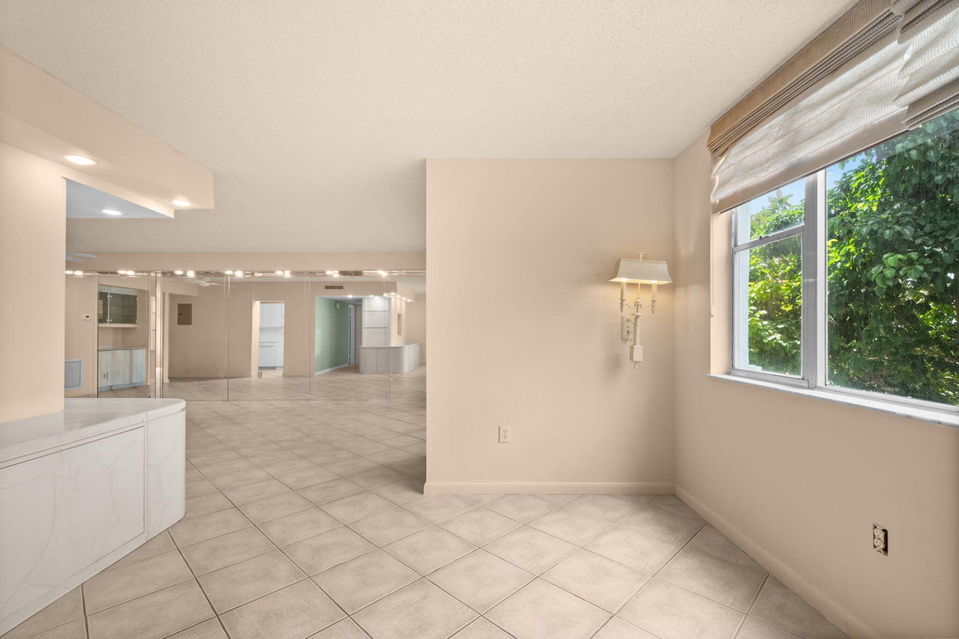 4001 Hillcrest Drive, Unit 406, Hollywood, FL 33021 Photo