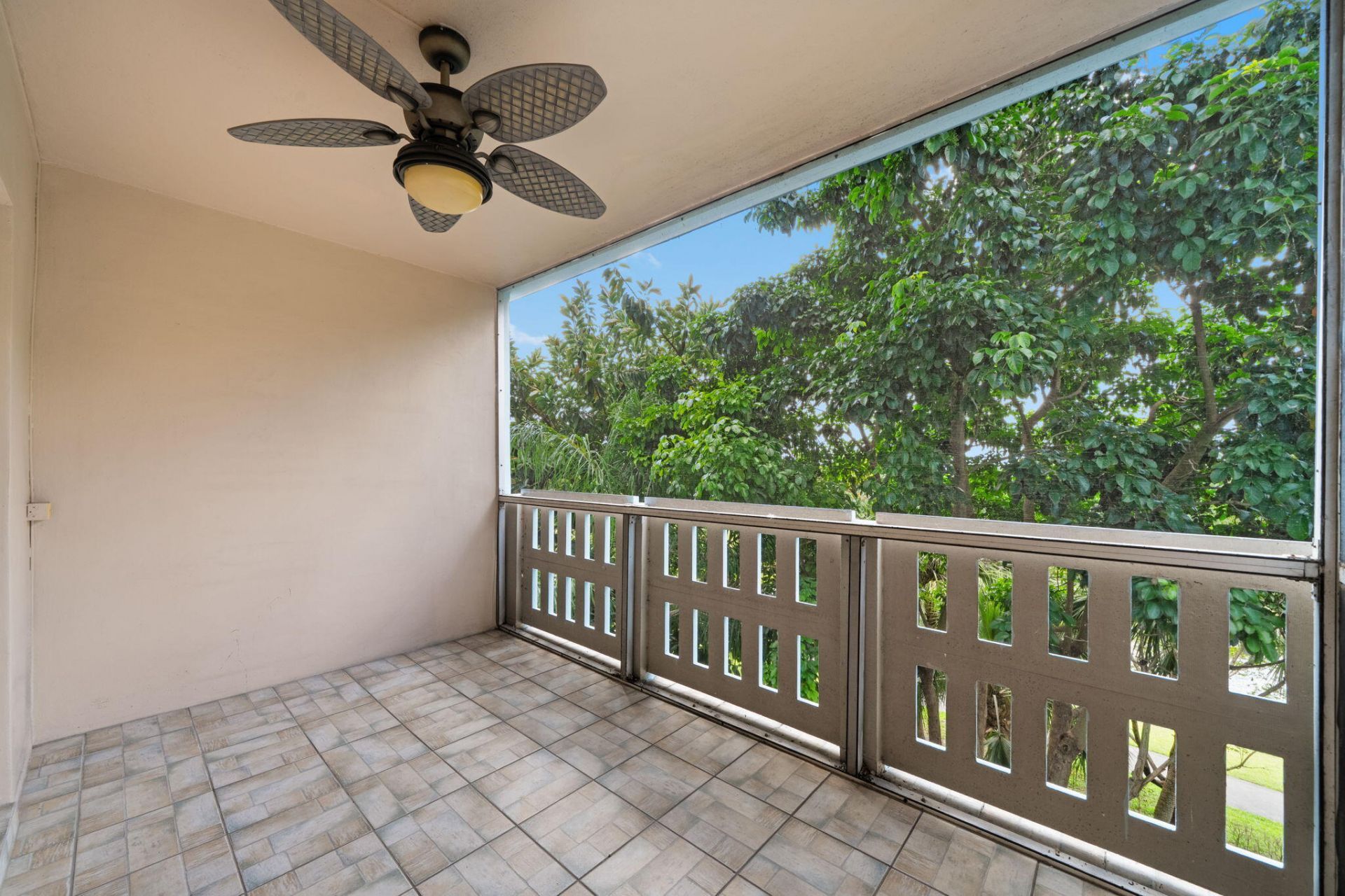 4001 Hillcrest Drive, Unit 406, Hollywood, FL 33021 Photo