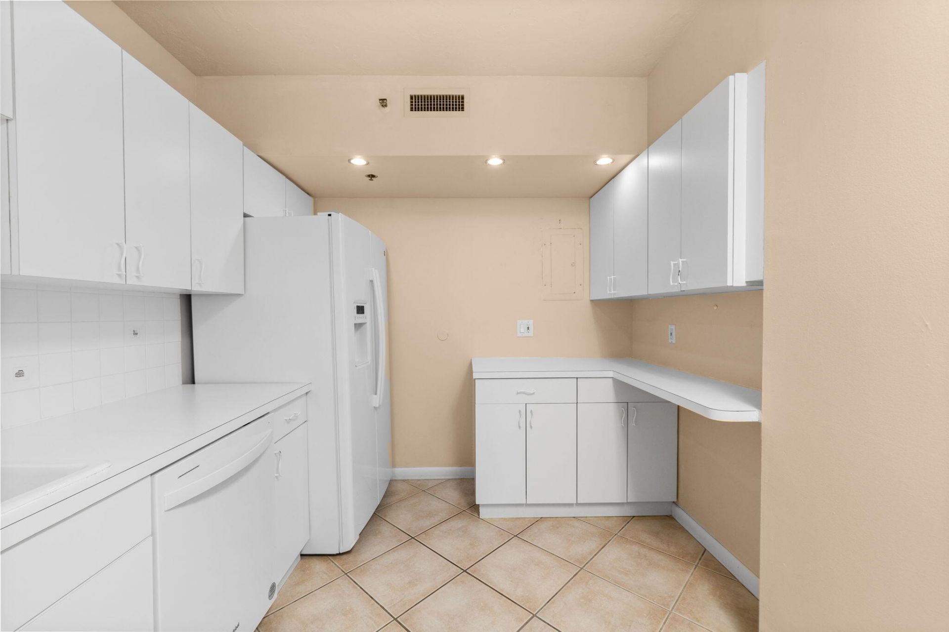 4001 Hillcrest Drive, Unit 406, Hollywood, FL 33021 Photo