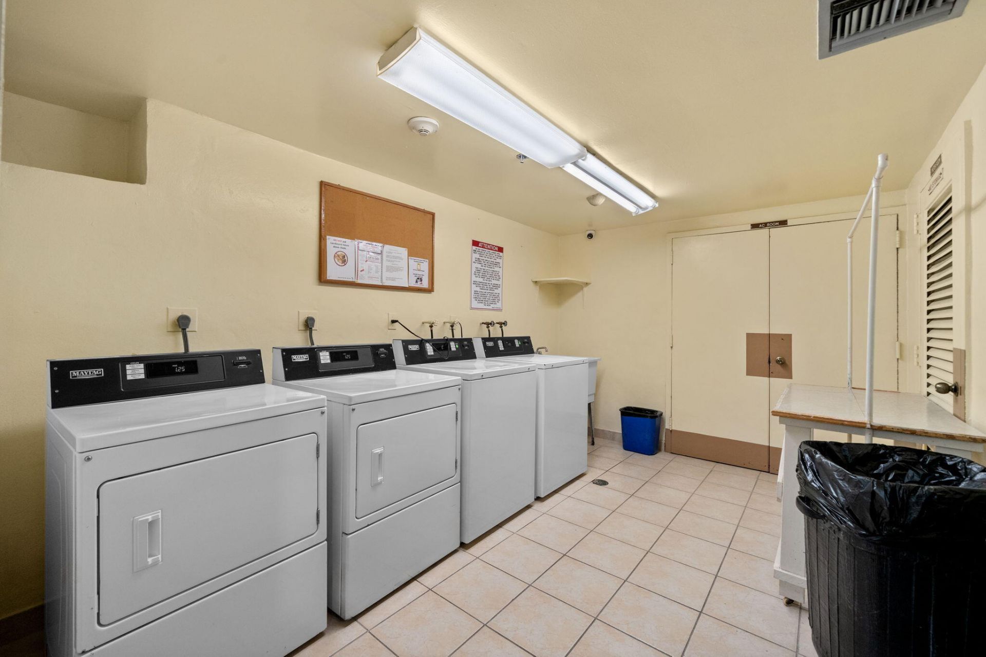 4001 Hillcrest Drive, Unit 406, Hollywood, FL 33021 Photo