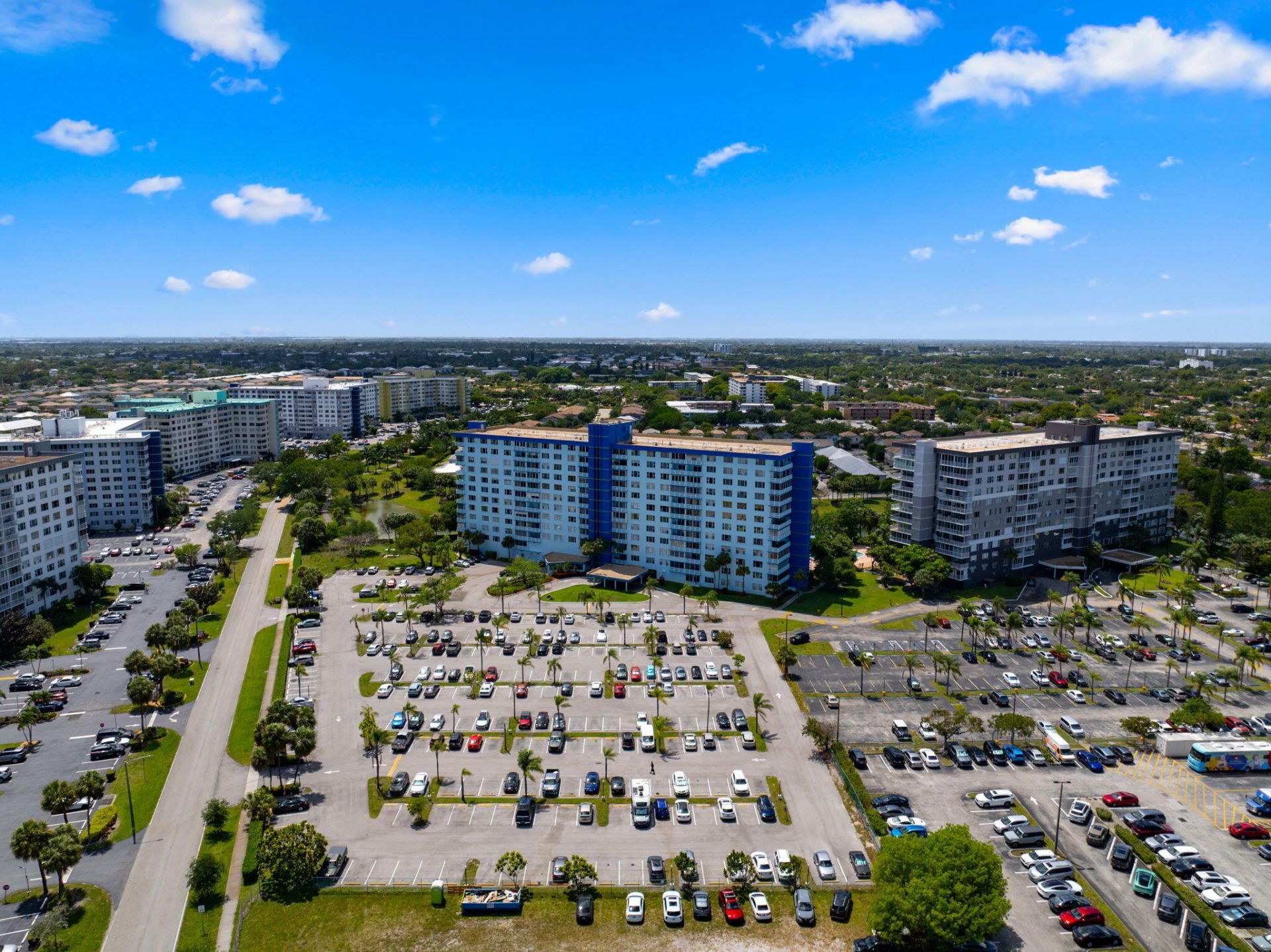 4001 Hillcrest Drive, Unit 406, Hollywood, FL 33021 Photo