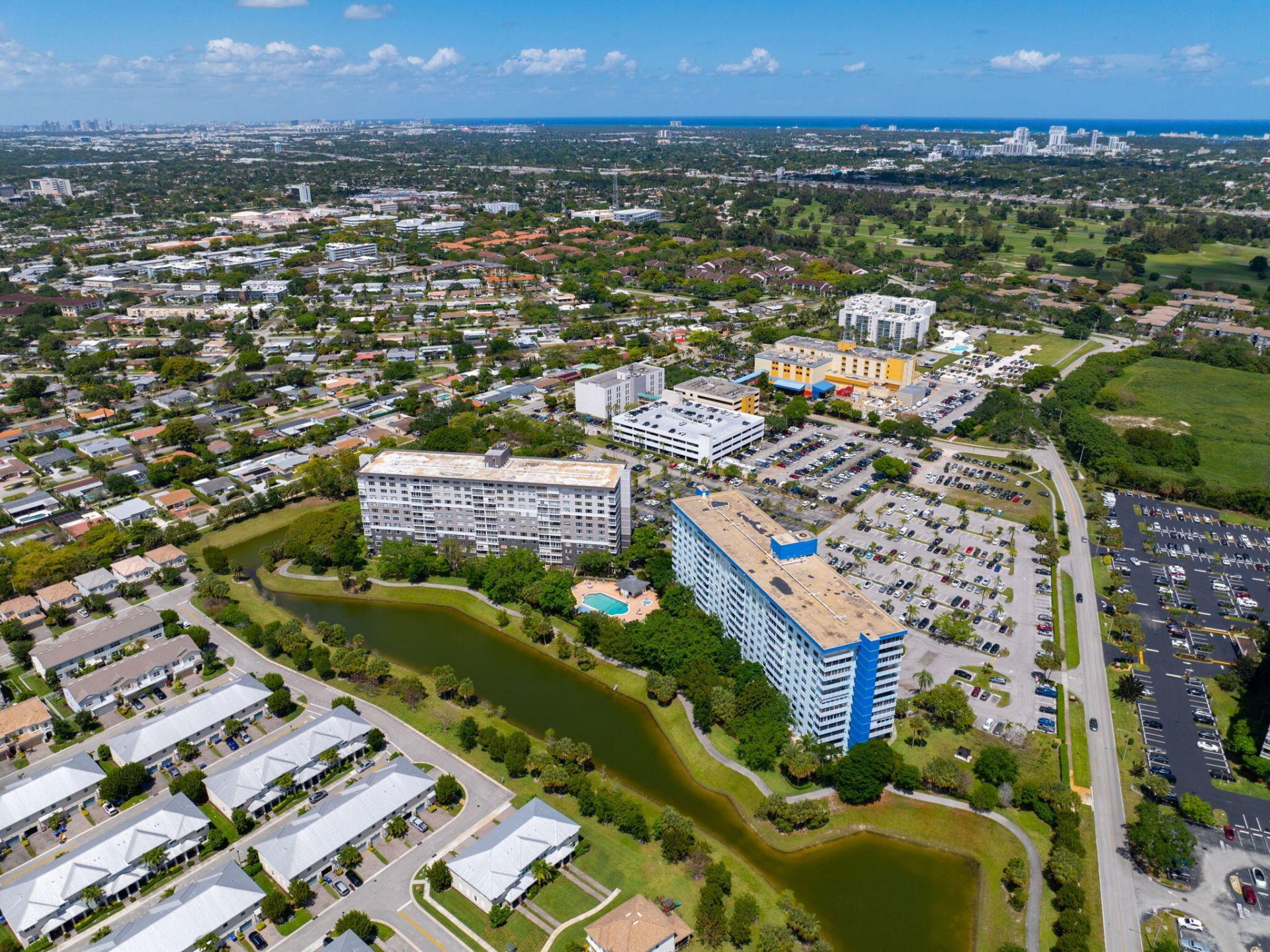 4001 Hillcrest Drive, Unit 406, Hollywood, FL 33021 Photo