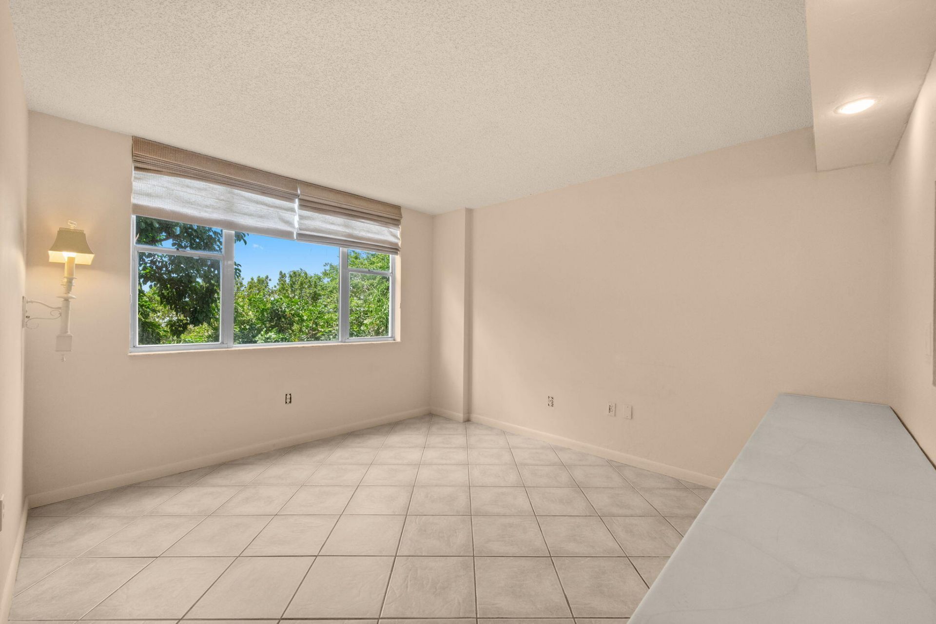 4001 Hillcrest Drive, Unit 406, Hollywood, FL 33021 Photo