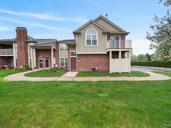 15235 Cornell Drive , Clinton Twp, MI 48038