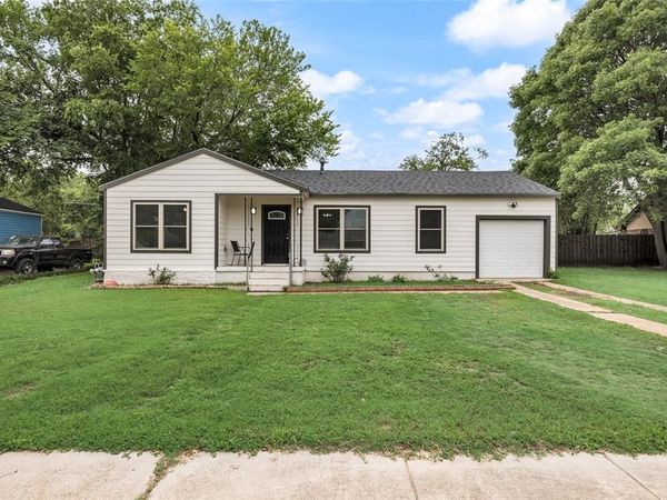 1005 Iowa Street , Irving, TX 75060