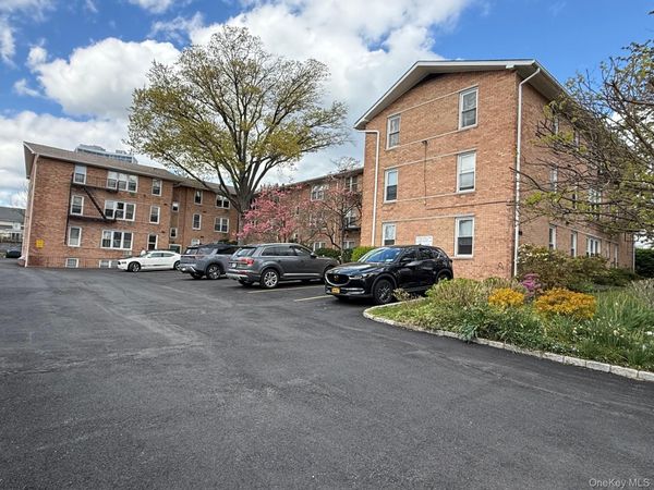 25 Trinity Place , Unit 3M, New Rochelle, NY 10805