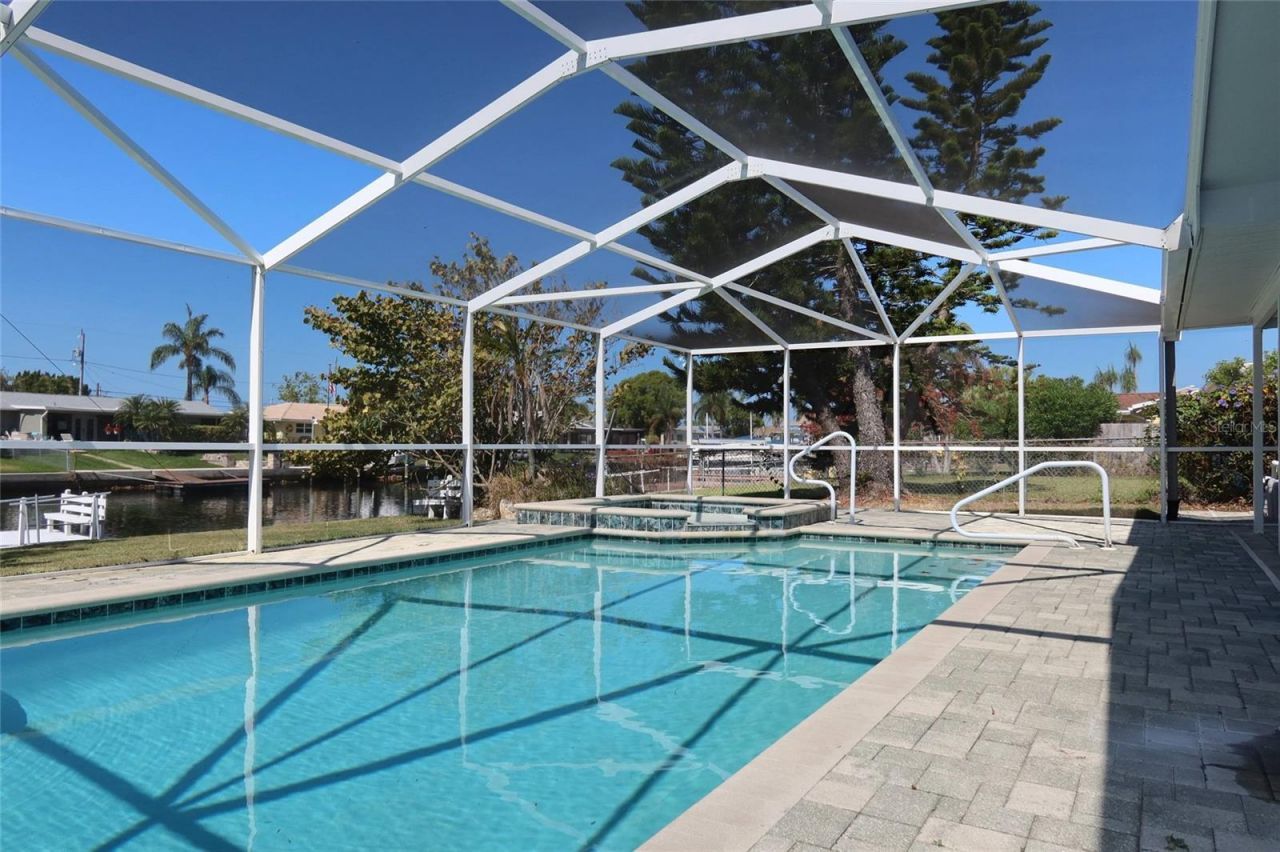 4240 Floramar Terrace , New Port Richey, FL 34652 Photo