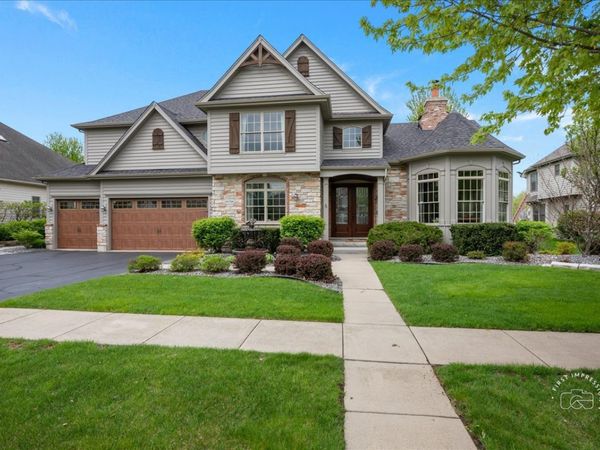 4N734 BLUE LAKE Circle, St. Charles, IL 60175