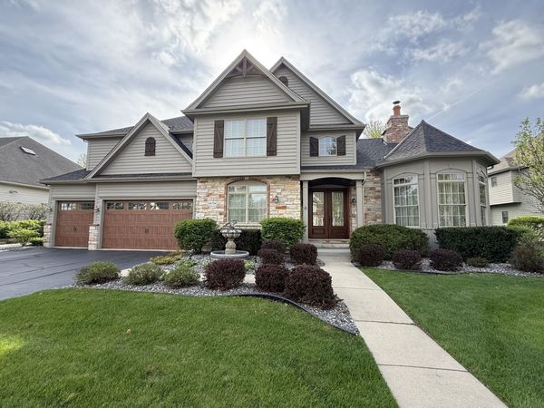 4N734 BLUE LAKE Circle , St. Charles, IL 60175