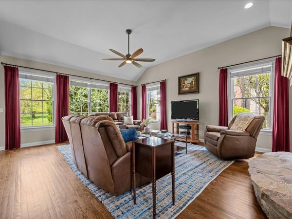 4N734 BLUE LAKE Circle, St. Charles, IL 60175