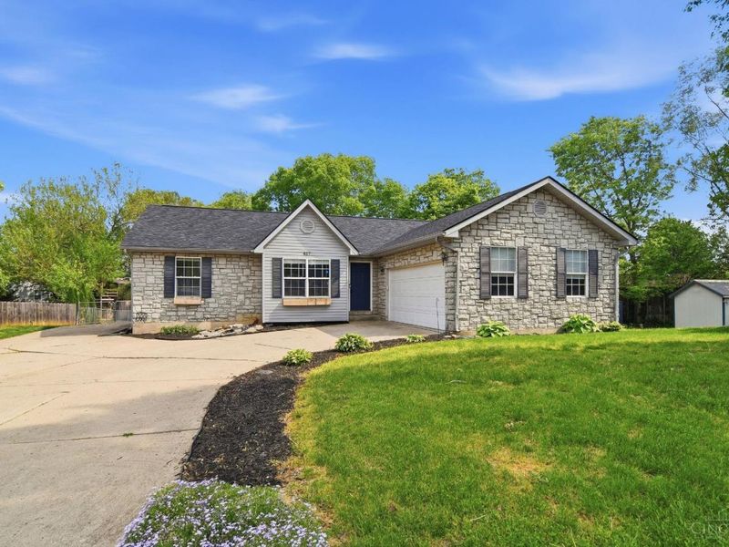 457 Martin Court, Trenton, OH 45067 Photo 2