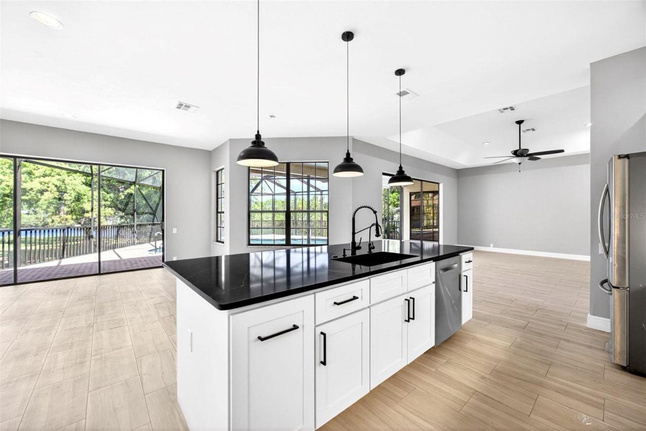 7214 Hendry Creek Drive, Fort Myers, FL 33908 Photo