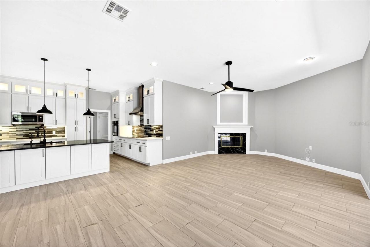 7214 Hendry Creek Drive, Fort Myers, FL 33908 Photo