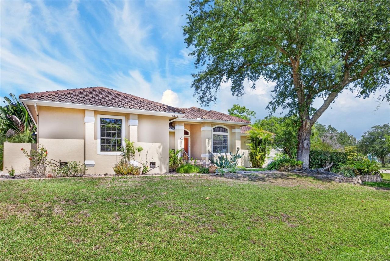 7214 Hendry Creek Drive, Fort Myers, FL 33908 Photo