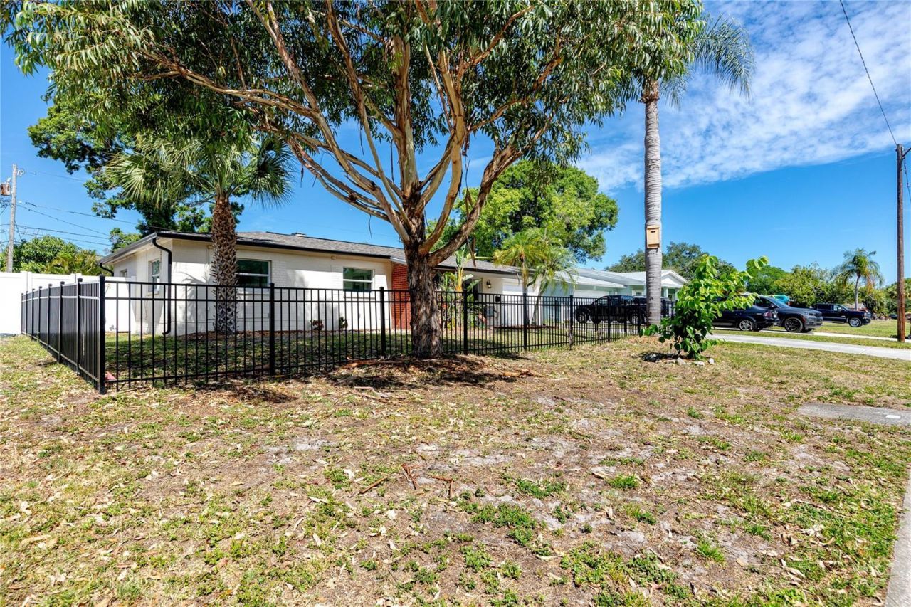 6482 20th Street N, Saint Petersburg, FL 33702 Photo