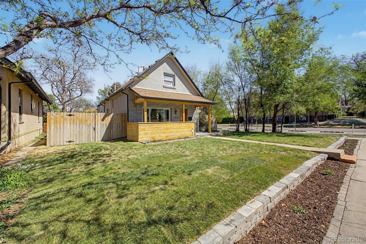2600 N Vine Street, Denver, CO 80205 Main Photo
