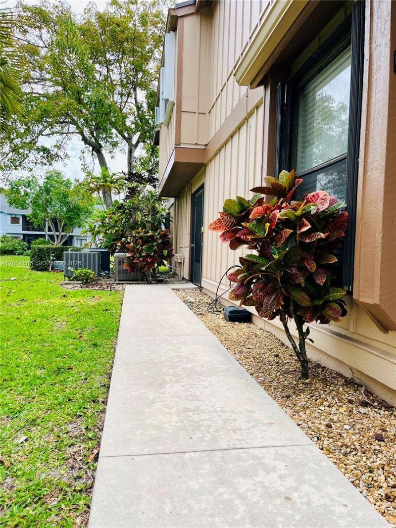 500 Crosswinds Dr, Unit A1, Greenacres, FL 33413 Photo