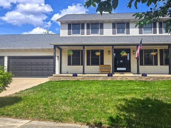 908 Edgewood Drive , Mahomet, IL 61853