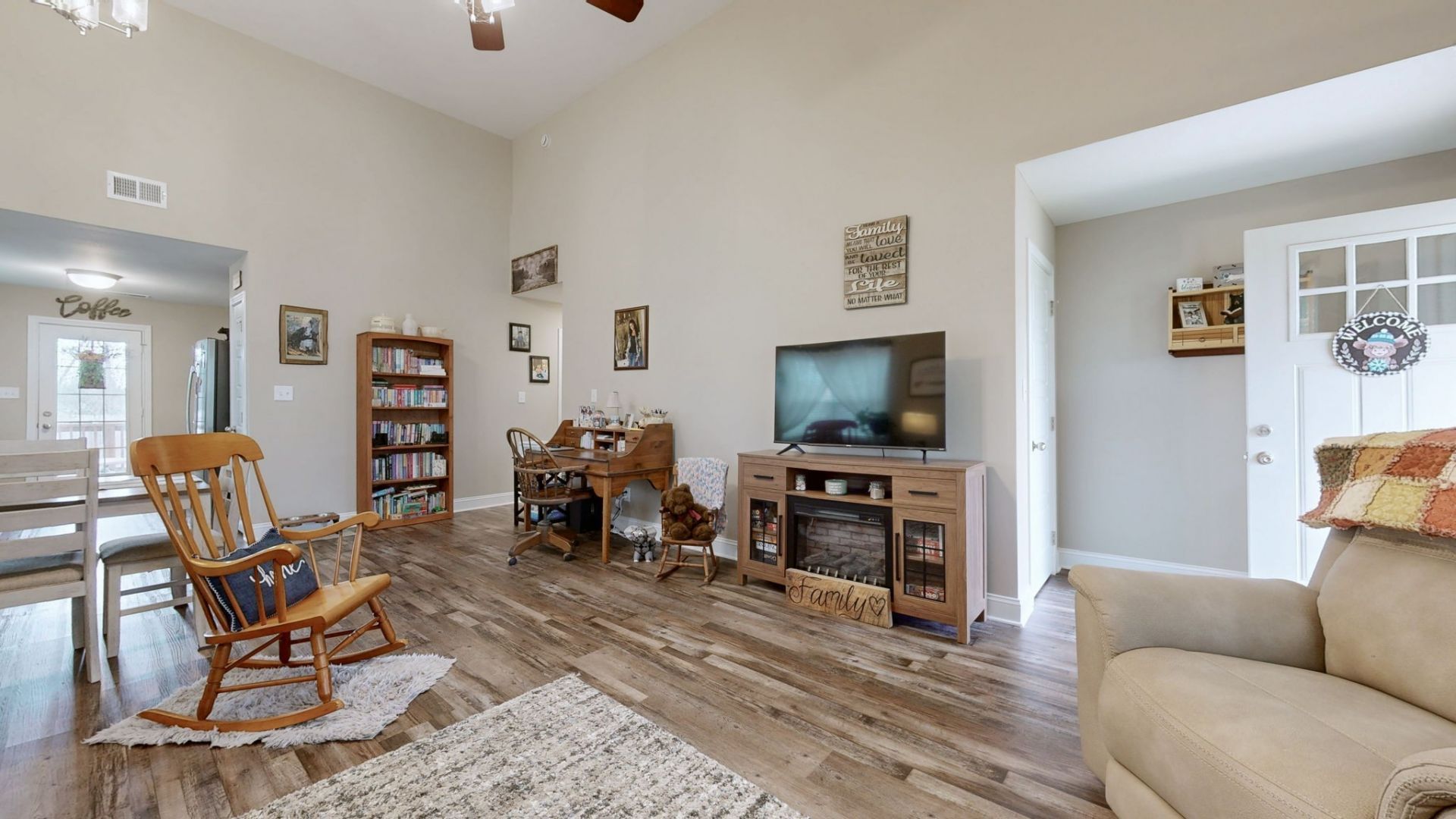 1268 Cardinal Creek Dr, Clarksville, TN 37040 Main Photo