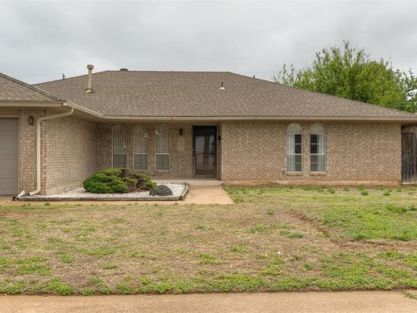 2904 Shadybrook Drive, Midwest City, OK 73110