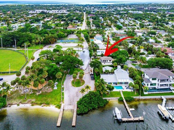 2101 N Palm Circle, North Palm Beach, FL 33408