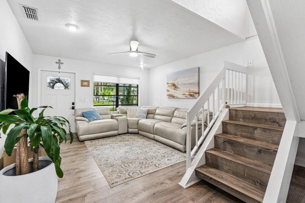 2101 N Palm Circle, North Palm Beach, FL 33408 Photo