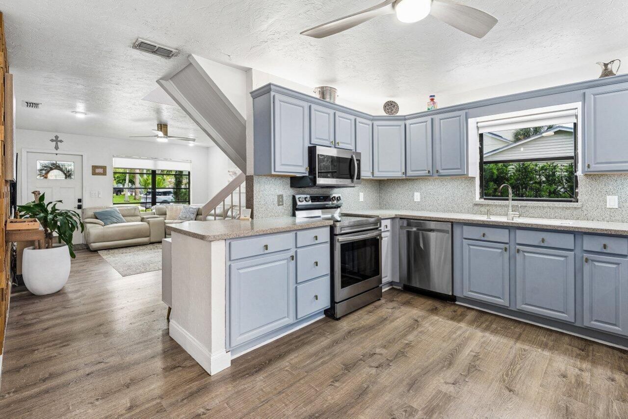 2101 N Palm Circle, North Palm Beach, FL 33408 Photo