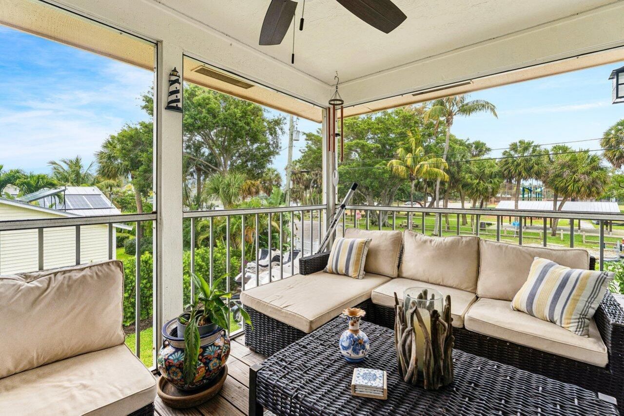 2101 N Palm Circle, North Palm Beach, FL 33408 Photo