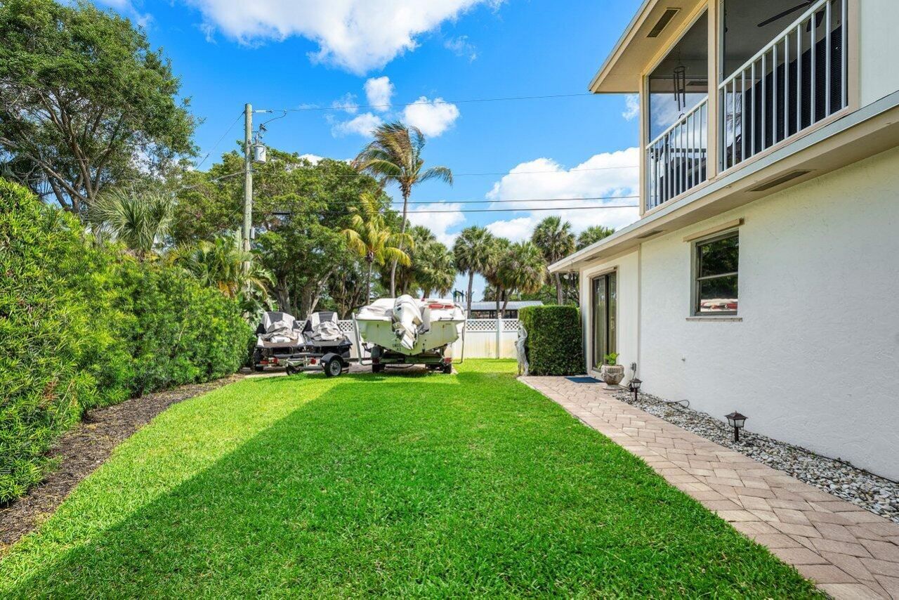 2101 N Palm Circle, North Palm Beach, FL 33408 Photo