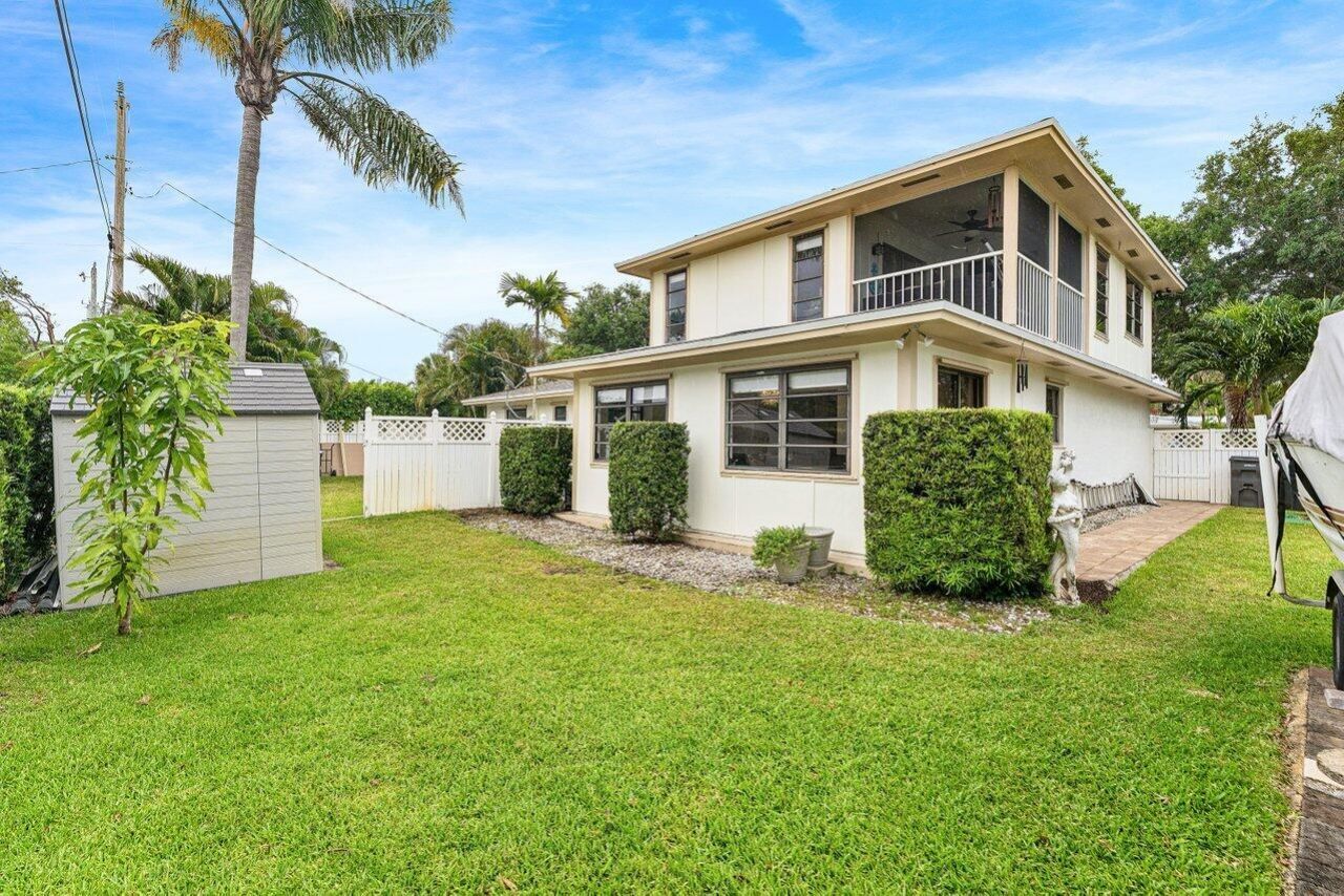 2101 N Palm Circle, North Palm Beach, FL 33408 Photo