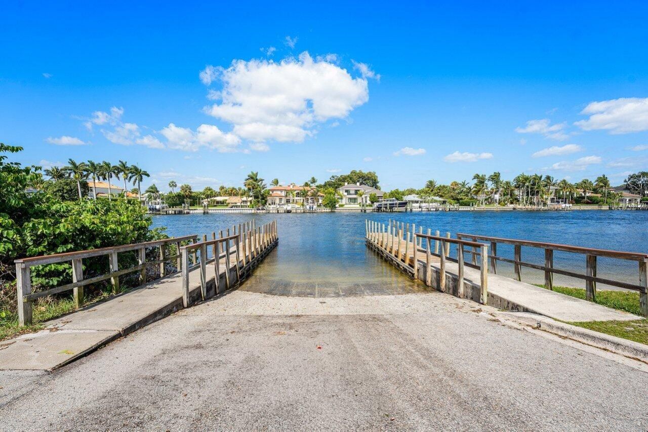 2101 N Palm Circle, North Palm Beach, FL 33408 Photo