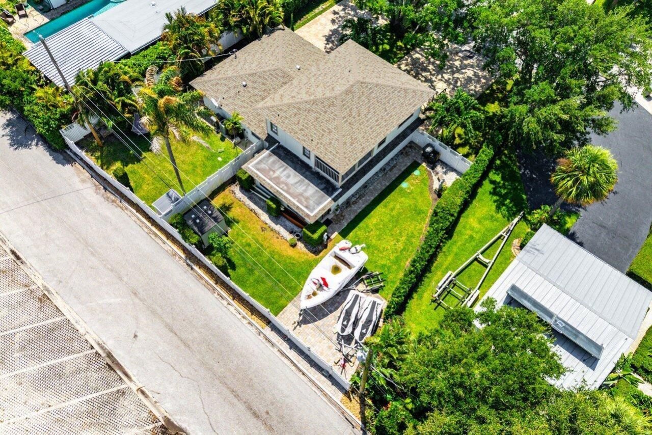 2101 N Palm Circle, North Palm Beach, FL 33408 Photo