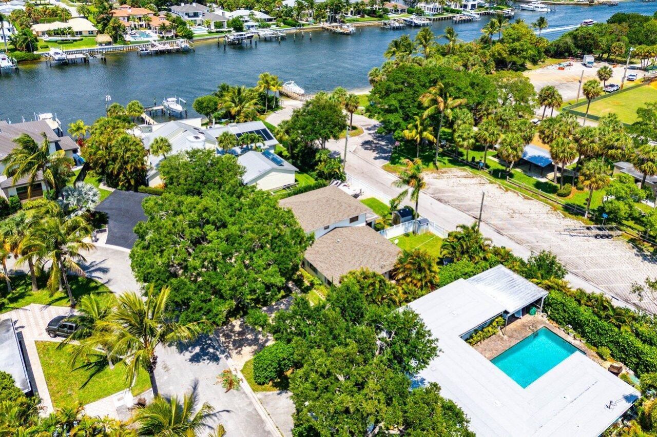 2101 N Palm Circle, North Palm Beach, FL 33408 Photo