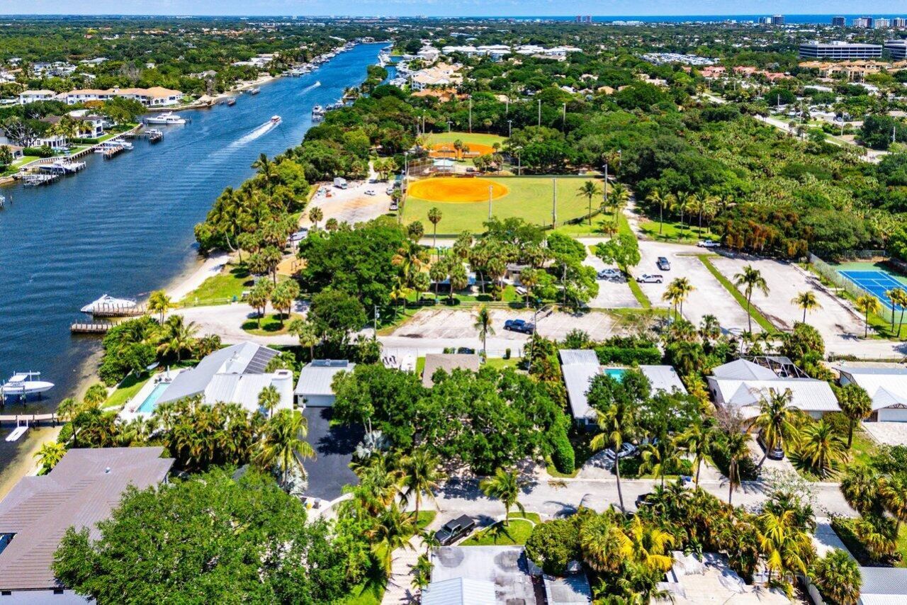 2101 N Palm Circle, North Palm Beach, FL 33408 Photo