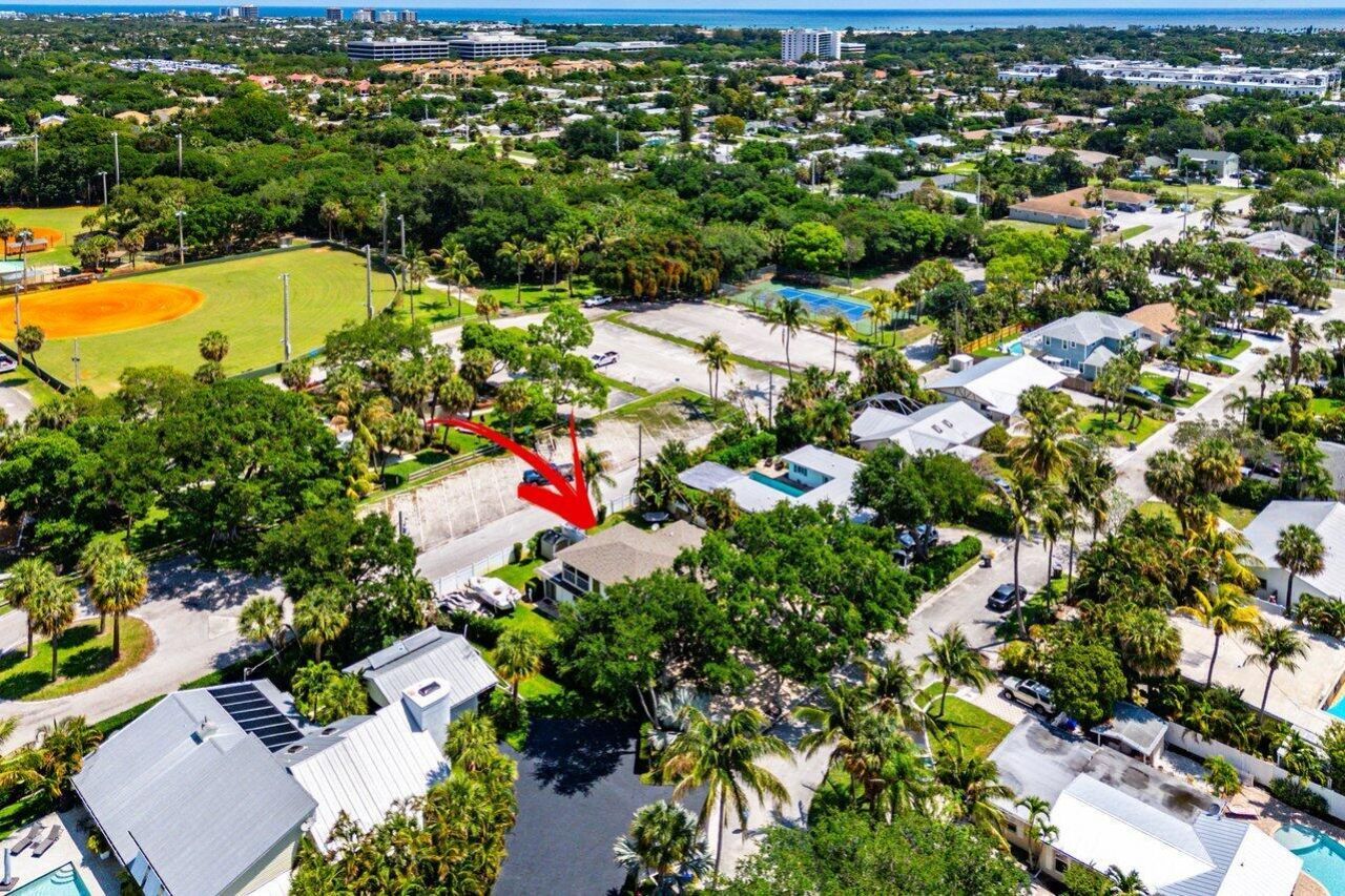 2101 N Palm Circle, North Palm Beach, FL 33408 Photo