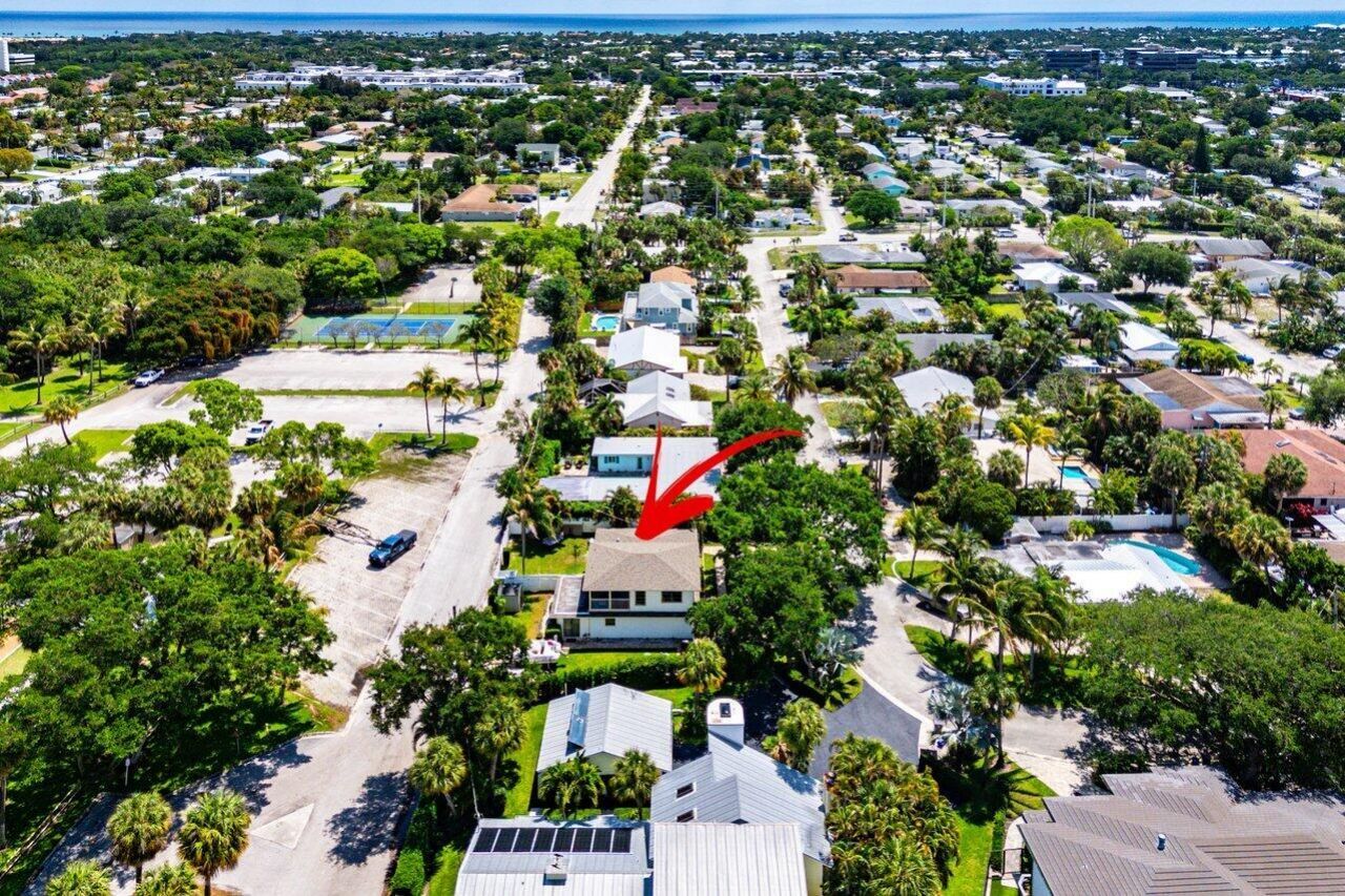 2101 N Palm Circle, North Palm Beach, FL 33408 Photo