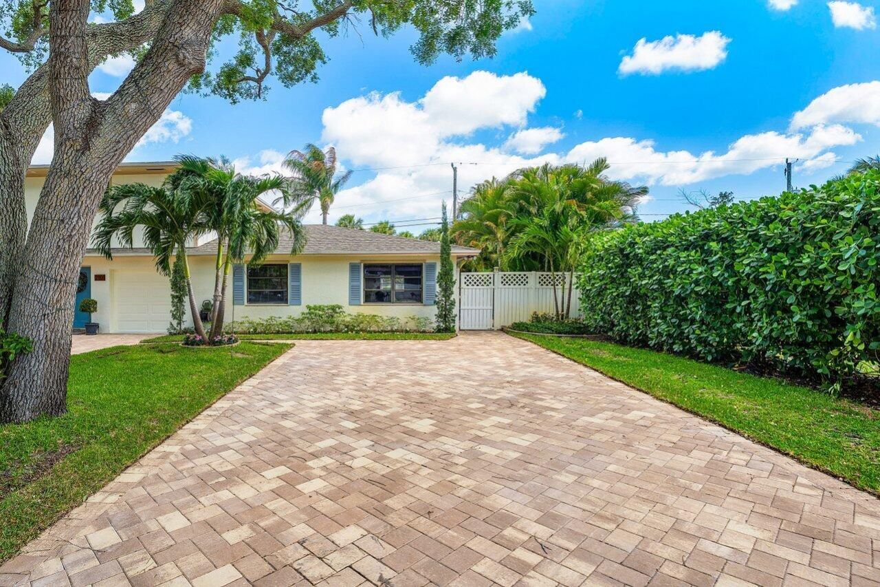2101 N Palm Circle, North Palm Beach, FL 33408 Photo