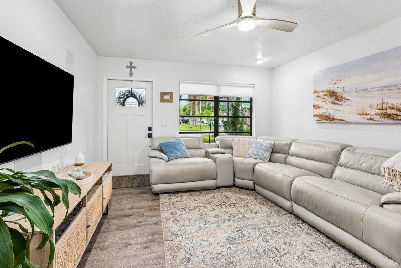 2101 N Palm Circle, North Palm Beach, FL 33408 Photo